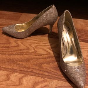 Gold shimmer heels. Size 9